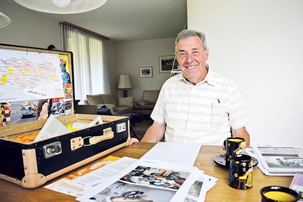 8b3bd13fa9c8f09fd6044986b568e6e836ab3da4 Ein Koffer voller Erinnerungen: Andreas Bigler und seine Vorfahren haben die Käsekultur in die Türkei gebracht. (Bild BauZ/Daniela Joder)
