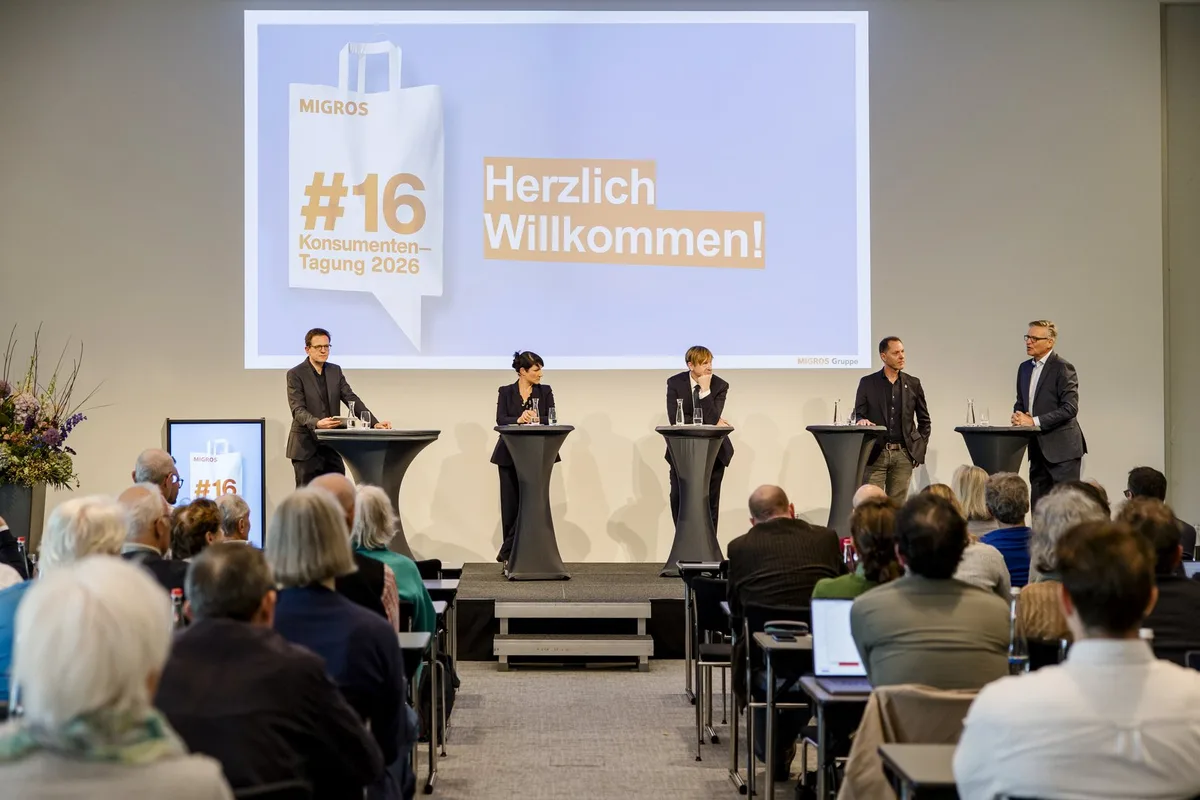 260513_Migros_Konsumententagung_2452 Migros-Konsumententagung 2026: Der Preis ist heiss und die Debatte steinalt