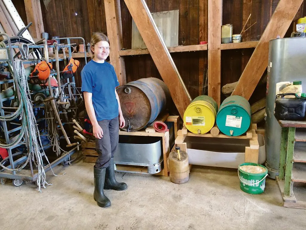 Mirjam Schnider aus Flühli LU macht ihr 1. Lehrjahr zur Landwirtin auf dem Lehrbetrieb von Hans Bucher in Bühl LU. (Bild zVg)