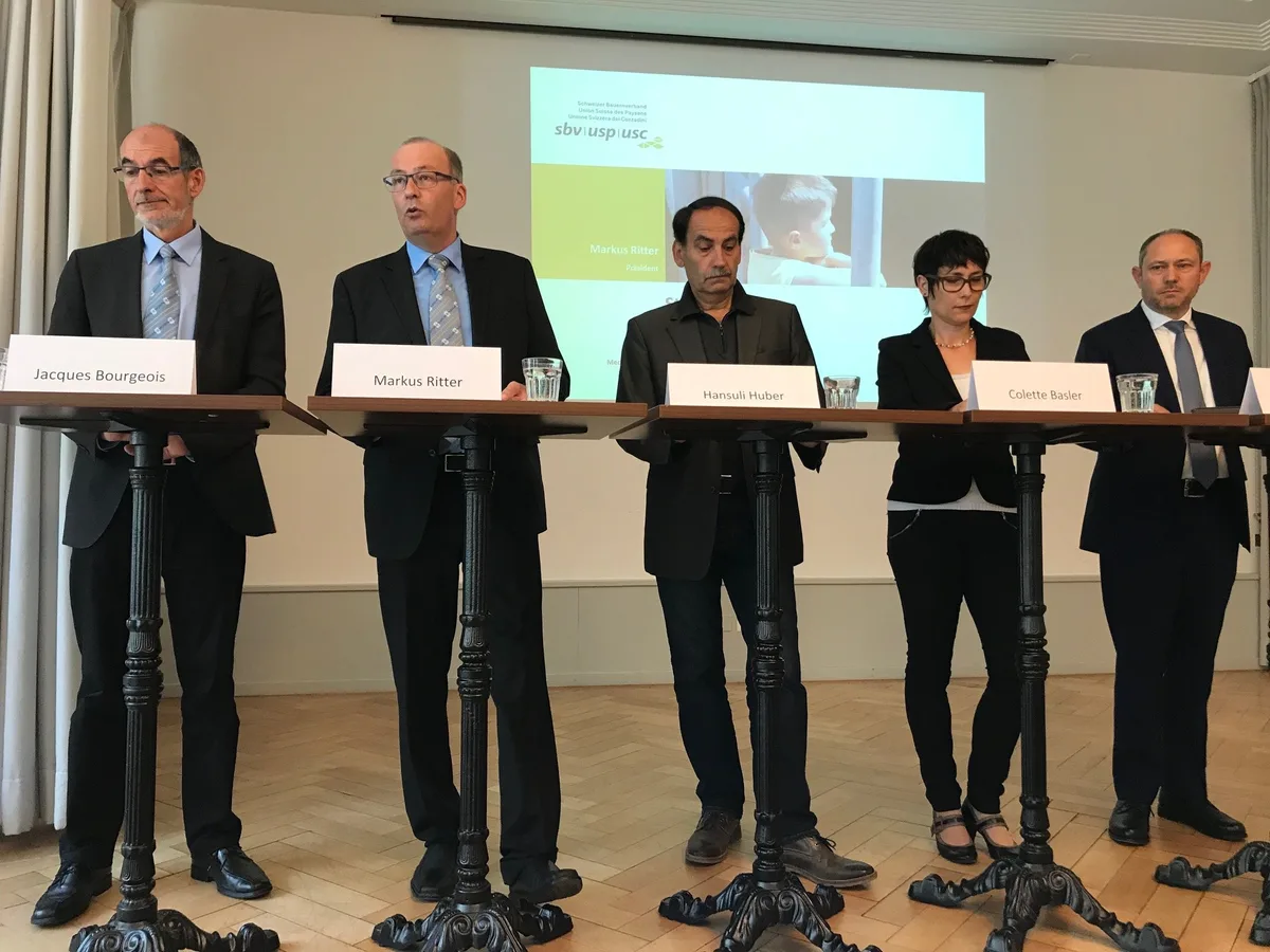 2af641f7e4f3bd82b92689bd4f43190505b861be Plädierten für eine Rückweisung der Gesamtschauf: Jacques Bourgeois, Markus Ritter, Hansuli Huber, Colette Basler und Christof Lehmann (v.l.n.r.). Bild akr