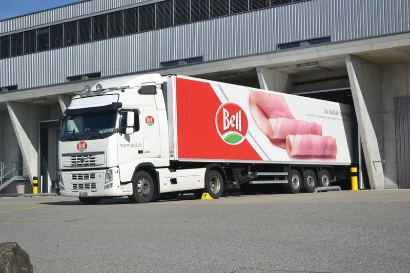 Das Unternehmen mit Marken wie Eisberg, Hilcona und Hügli beschäftigt in 15 Ländern total über 12'000 Mitarbeitende und erwirtschaftet einen Jahresumsatz von über vier Milliarden Franken. (jba)