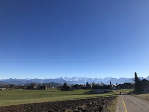 Manchmal ist der Weg des Lebens nicht geradlinig und die Aussicht nicht immer wolkenlos. Erzählen Sie uns von guten oder schwierigen Erlebnissen Ihres Lebens.