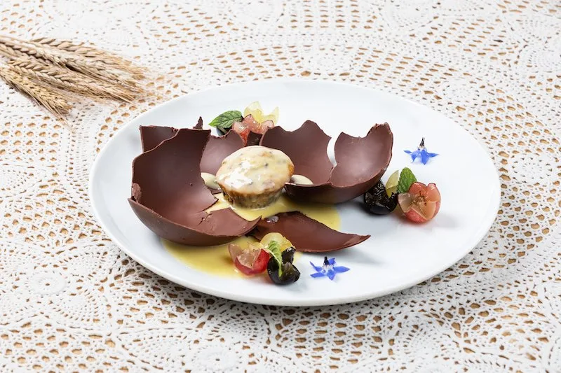 ec64fe292ae020f6fbc9ca315c284e646e5c2441 Die sich selbstöffnende Schokokugel von Anita Mosimann zum Dessert war unbestritten eines der Highlights für uns auf der Redaktion. (Bild SRF/Ueli Christioffel)