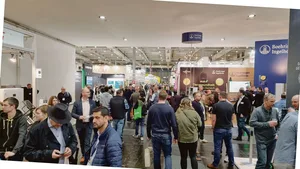 Unter den insgesamt 1820 Ausstellern auf der Euro-Tier in Hannover befanden sich dieses Jahr 18 Schweizer Firmen. Im Vergleich zur letzten physischen Messe 2018 blieben viele Ausstellungsplätze unbesetzt; dies wirkte sich auch auf die Besucheranzahl aus.