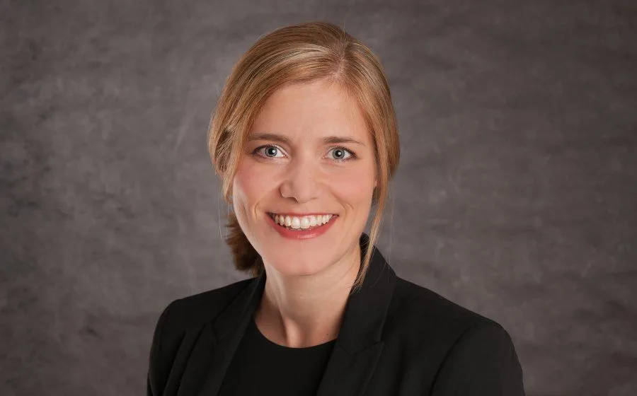 60ff9f43718c944ff099d1a3f37755320013df1e Silja Stofer hat bereits Erfahrung im Bereich von Kommunikation und Marketing. (Bild Fenaco)
