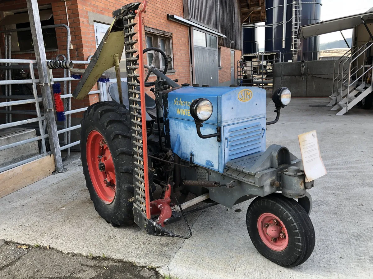loki-traktor_strickhof Auch Adolf Ogi drehte eine Runde mit dem Loki-Traktor