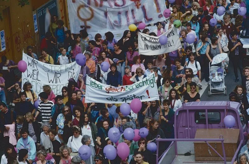 77c382458d205d08a189afb8bb10295e38d47f2e Nach 1991 streiken die Frauen in der Schweiz am 14. Juni 2019 erneut. Diese Mal sind auch Bäuerinnen dabei. (Bild ETH-Bibliothek/Comet Photo AG)
