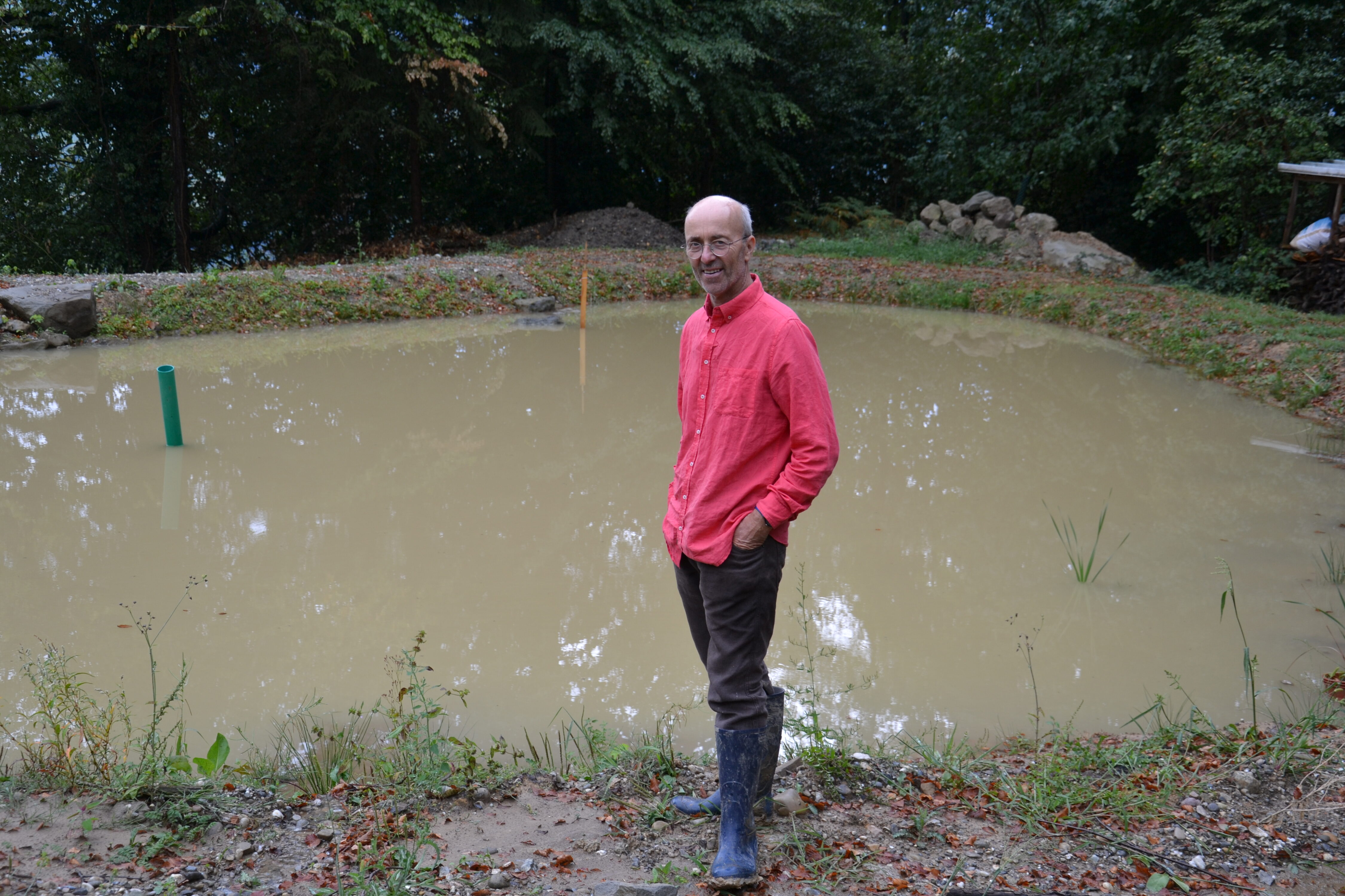 Beat Rölli ist Landwirt und Permakultur-Berater. Er arbeitet daran, seinen Betrieb wasserautark zu machen.