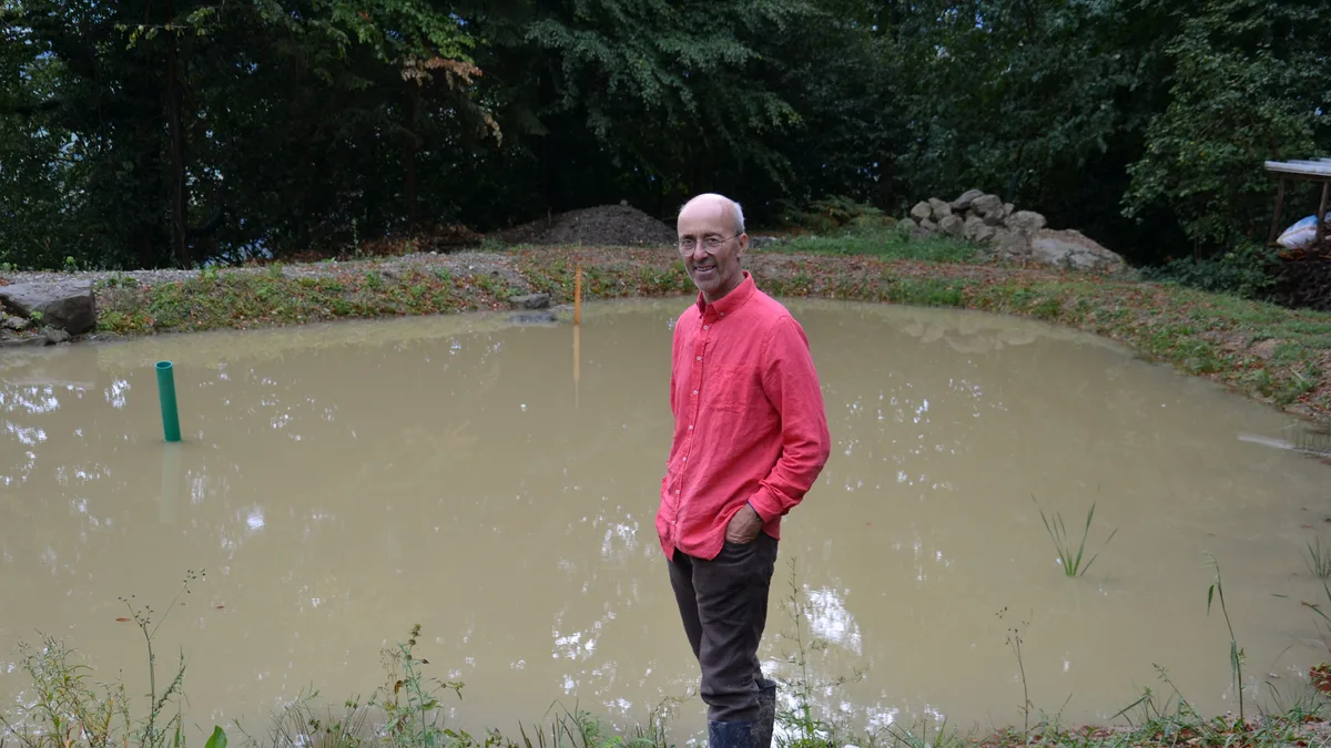 DSC_0159.JPG Beat Rölli ist Landwirt und Permakultur-Berater. Er arbeitet daran, seinen Betrieb wasserautark zu machen.