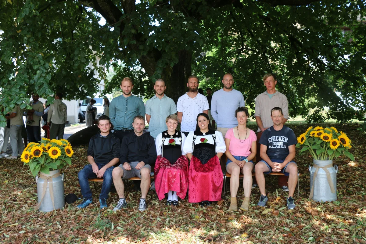 Die Bio-Schule Schwand hat 30 neu Landwirt(innen)