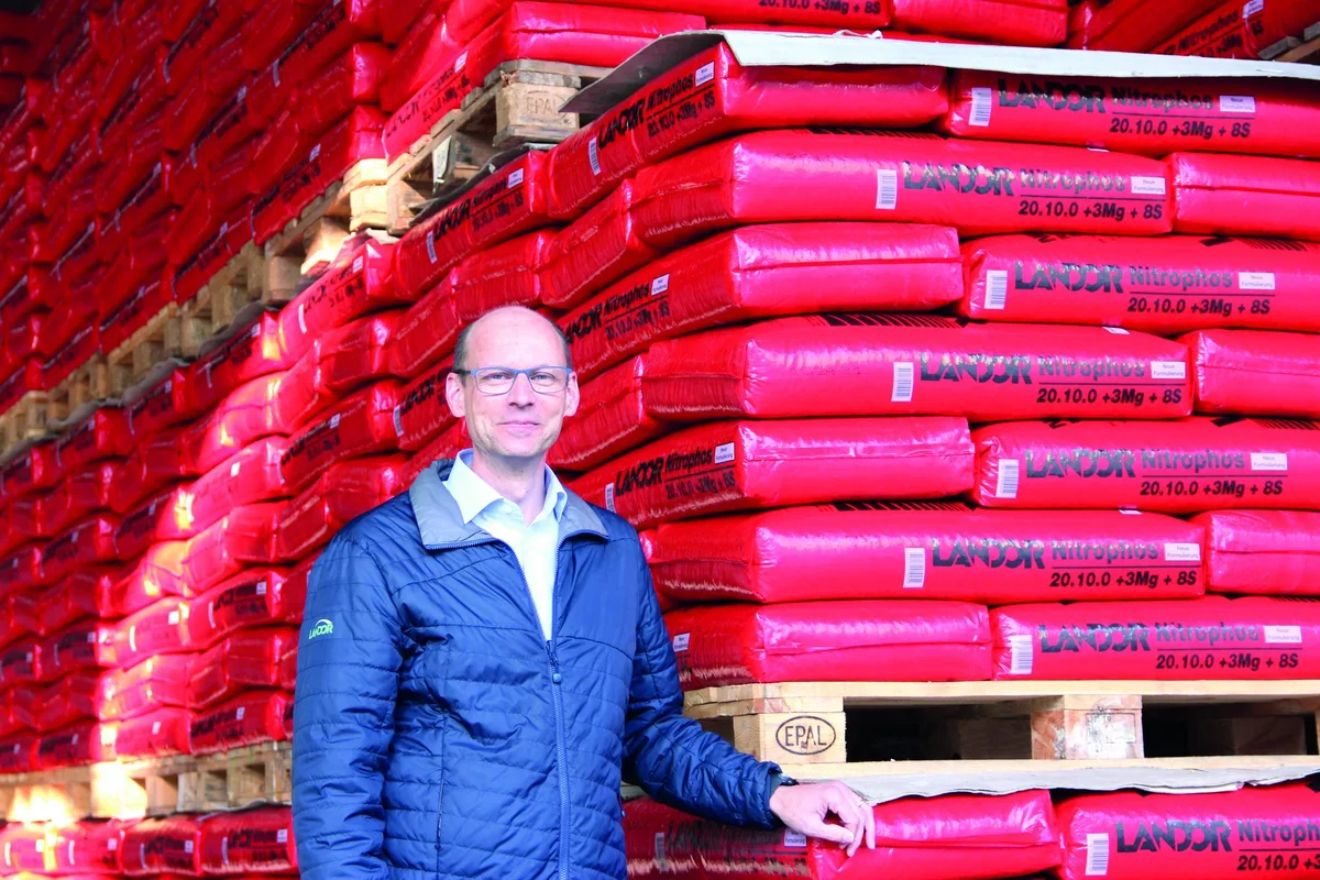dg_21-12_pb2_friedli Jürg Friedli, Geschäftsführer der Landor, ist froh, dass in der Schweiz die Verfügbarkeit der meisten Dünger unter anderem dank dem Frühbezugssystem gewährleistet sein sollte.
