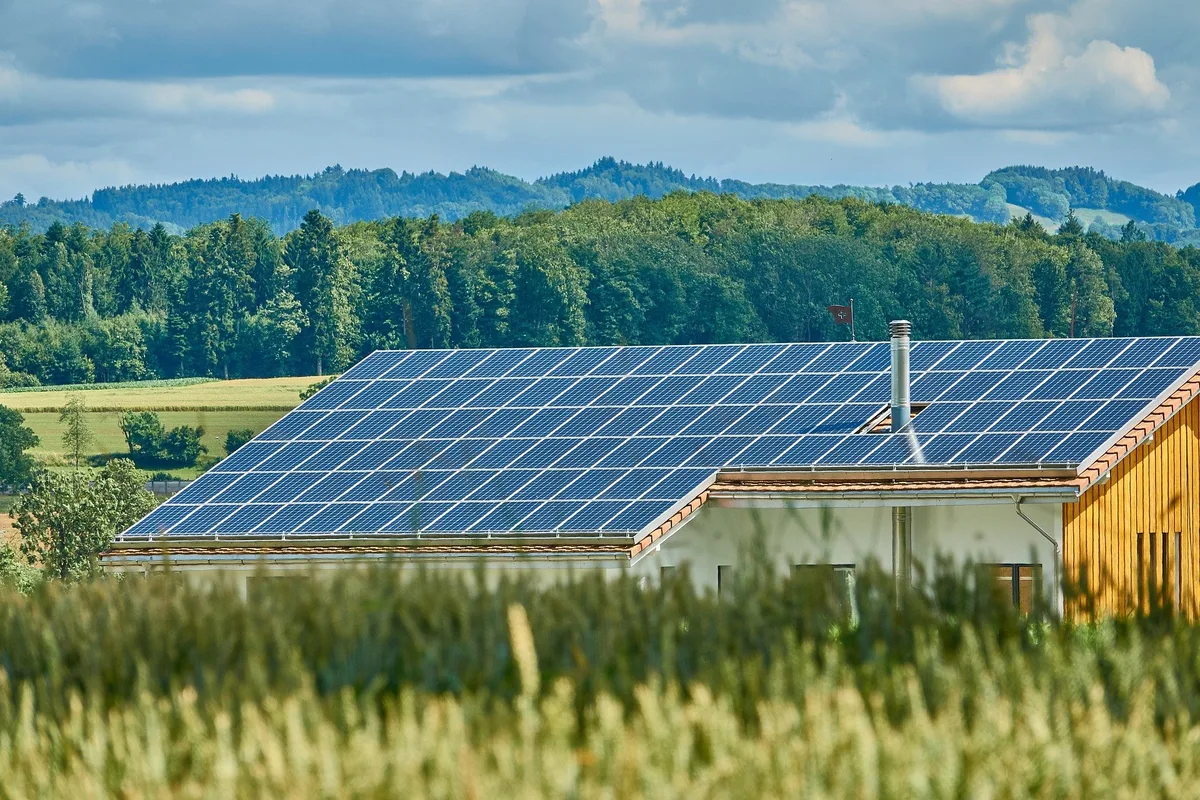 solar_dach Rekordhohe Vergütungen für Solarstrom – nicht nur Grund zur Freude?