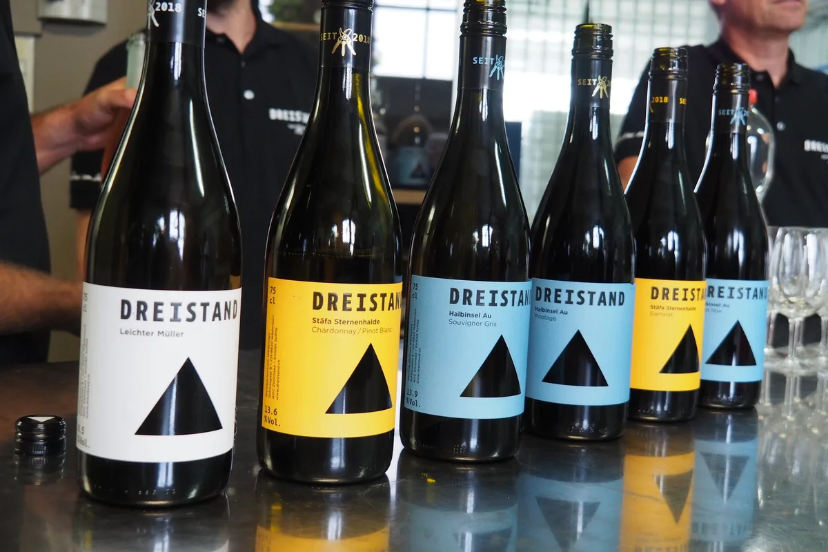 fcd8ddf45e89ae6fdc0c5912dba5bdd36c8e736e So präsentieren sich die Weine der Marke «Dreistand» des Weinbauzentrums Wädenswil. (Bilder chw)