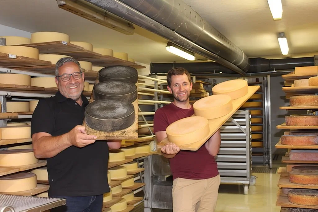 OS_32_C_Sommerserie_Kaeser__9_-gigapixel-low_res-scale-6_00x Ein Käse mit einer ganz besonderen Kräutersulz