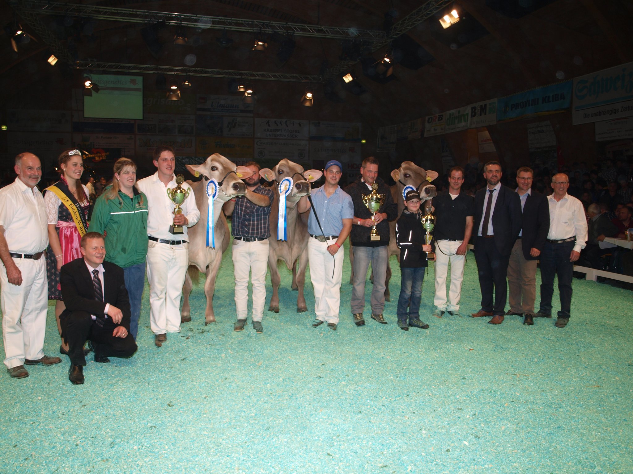 Der deutsche Experte Markus Mock kürte Thalmann’s Jongleur Rosalie zur Grand Champion (Mitte) vor AZ Rearing Jongleur Joya (l.) und Truaisch Flli. Panner Fortuna (r.).