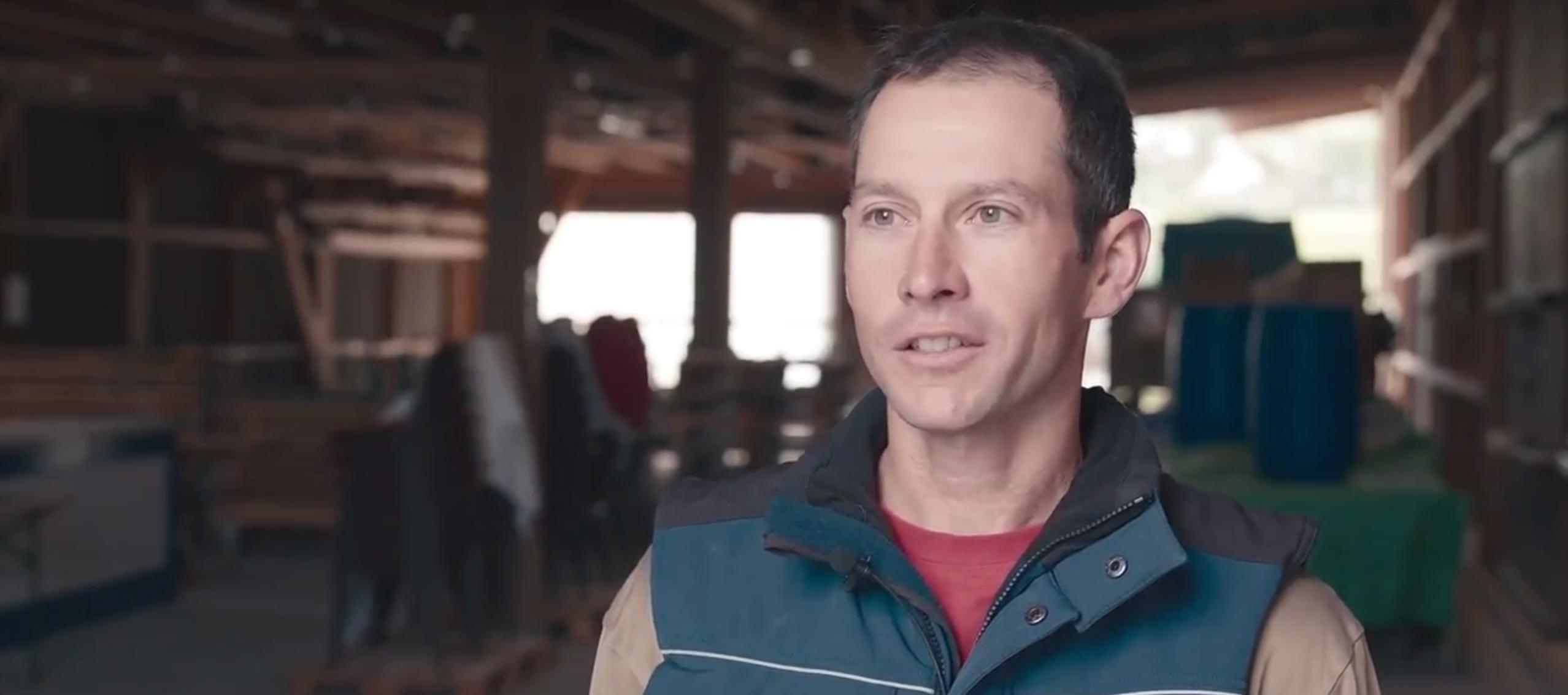 Reto Pfister vom Lindenhof in Bözen AG ist einer der Protagonisten. (Bild Screenshot landwirtschaft.ch)