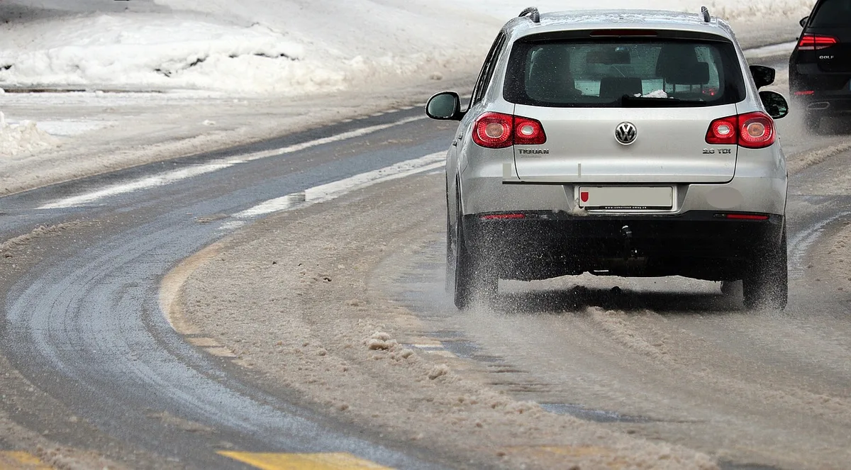 Der Erste Schnee erreicht das Flachland, Achtung Schneeglätte