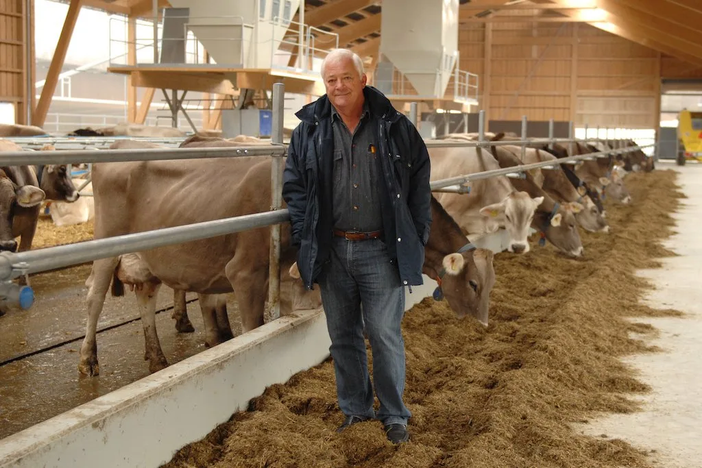 3331dc2c92df4823be99c3a9300ee296f810fe0d Der Landwirt Hess ärgert sich über das Veterinäramt. (Bild Züriost / Mirjam Müller)