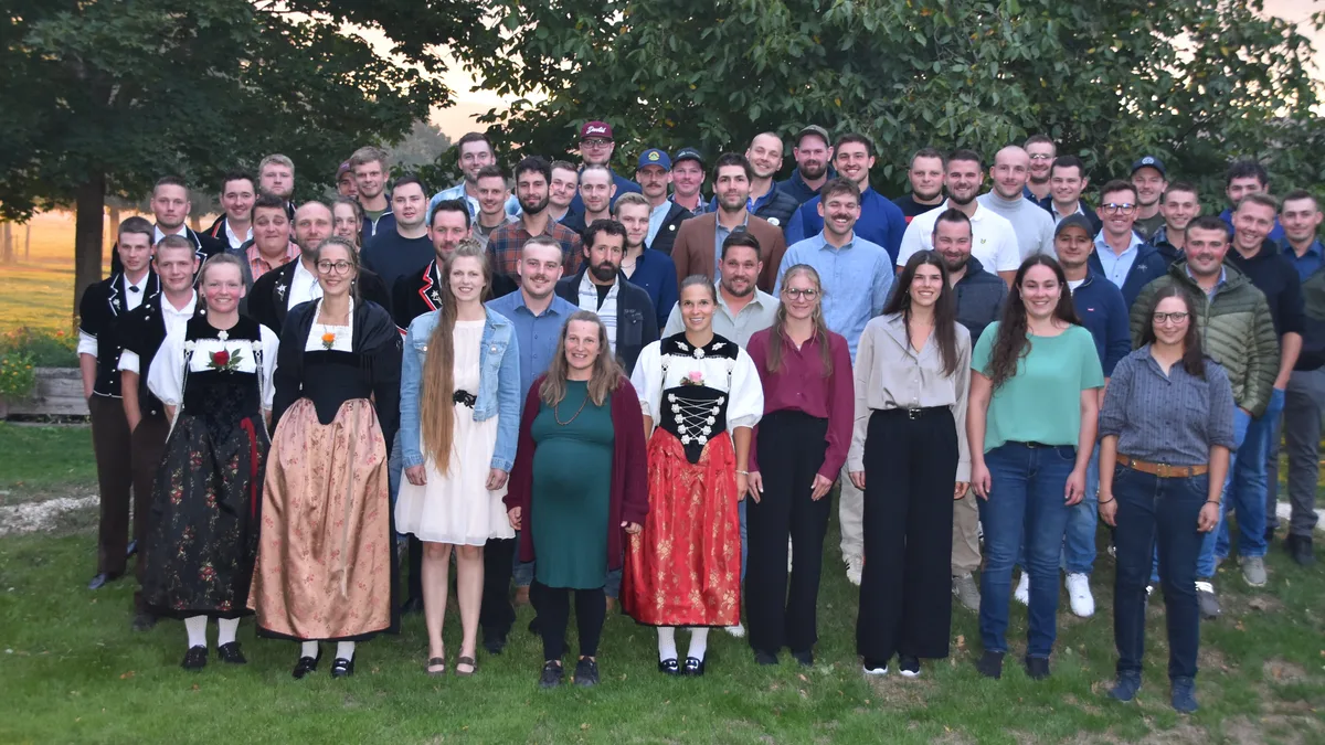 DSC_0004.JPG Nach einer strengen Lehrzeit durften diese Betriebsleiterinnen und Betriebsleiter ihren eidgenössischen Fachausweis entgegennehmen.