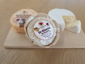 Mehrere Produkte der Käserei Le Grand Pré haben es unter anderem im Coop ins Regal geschafft.