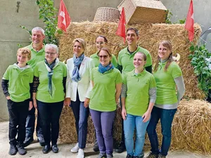 Hoher Besuch für die Brunchanbieter: Bauernfamilie Priska und Werner Felder mit Bundesrätin Karin Keller-Sutter. (Bild zVg)