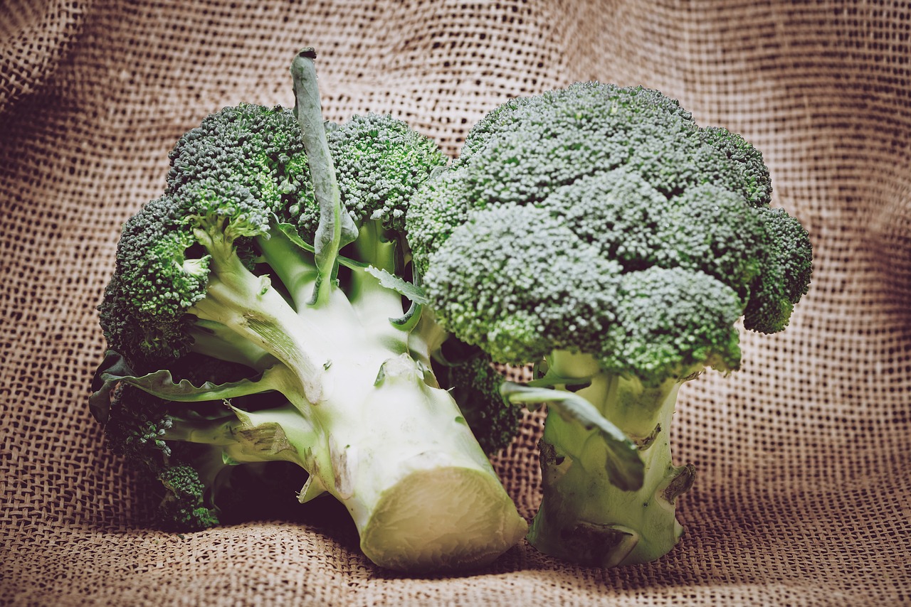 Beim Broccoli kann man sowohl den Stängel als auch die Blätter und Rösschen verspeisen. (zVg)