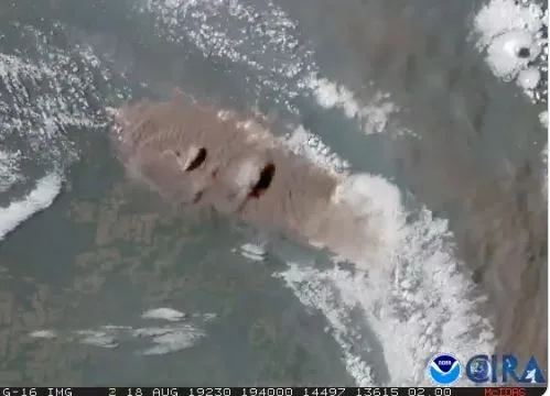 769fc83e4dbb6ca2c23dbb71583a420e54833bfc Satelliten-Aufnahme von Bränden am 18. August. (National Oceanic and Atmospheric Administration NOAA)