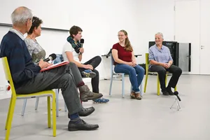 Gesprächsteilnehmende: (von links) Moderator Martin Schaffner und Moderatorin Rahel Wunderli, Karin Kempf-Bissig, Andrea Wyrsch-Briker und Paula Zurfluh.
