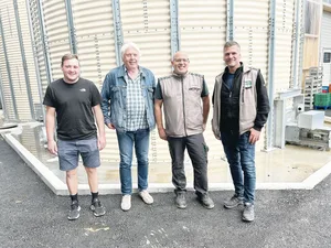 Hans-Georg Kessler (2. v. l.) war Gastreferent am Getreideproduzentenanlass. Er wird umrahmt vom Landi-Team mit Jan Schär (ganz l.) sowie Stephan Schär und Martin Germann.