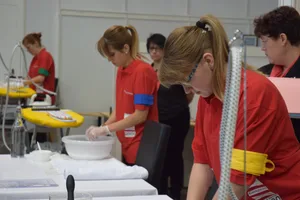 Antia Rüdisüli aus Amden im Kanton St. Gallen hat im 2016 bei den "Swiss Skills" im Viertelfinal den Tagessieg nach Hause geholt und im Final die Bronzemedaille gewonnen. Im Moment arbeitet sie im Seniorenzentrum Engelhof in Altendorf, im Kanton SZ. (Bild z.V.g.)