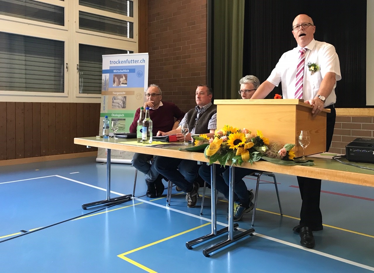 Lobte die Umweltanstrengungen der Mitglieder: Präsident Albert Betschart an der GV in Burgistein BE. (Bild akr)