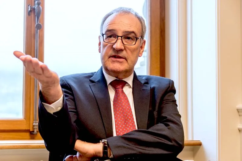 8a5f904455d559a36d99c959661e242c8c38ab84 Die Schweiz gehört nicht zu den G20-Staaten, Bundesrat Guy Parmelin wurde aber von Saudi-Aarbien als Gast zur der Sondersitzung eingeladen. (Bild BauZ)