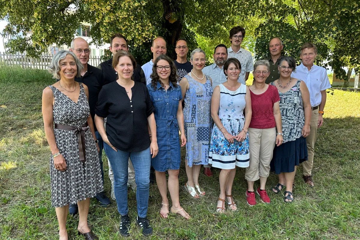 Die Bildung wird mehr spezialisiert Der Vorstand der Organisation OdA AgriAliForm nach der Wiederwahl an der Delegiertenversammlung am Zuger Schluechthof. (Bild Josef Scherer)