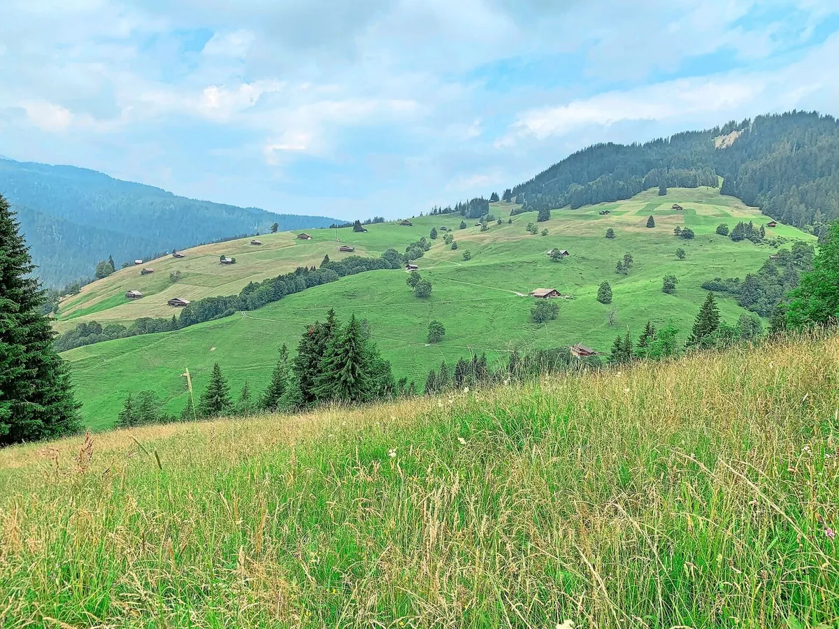 In Streusiedlungen wie hier in Habkern im Berner Oberland verursacht die Postzustellung grossen Aufwand.