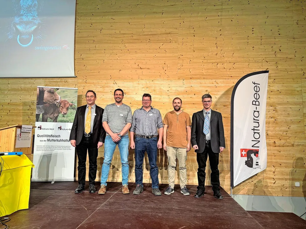 Präsident Mathias Gerber mit den drei neu gewählten Vorstandsmitgliedern Frédéric Choulat, Peter Küng, André Schmid und Geschäftsführer Daniel Flückiger (v.l.).