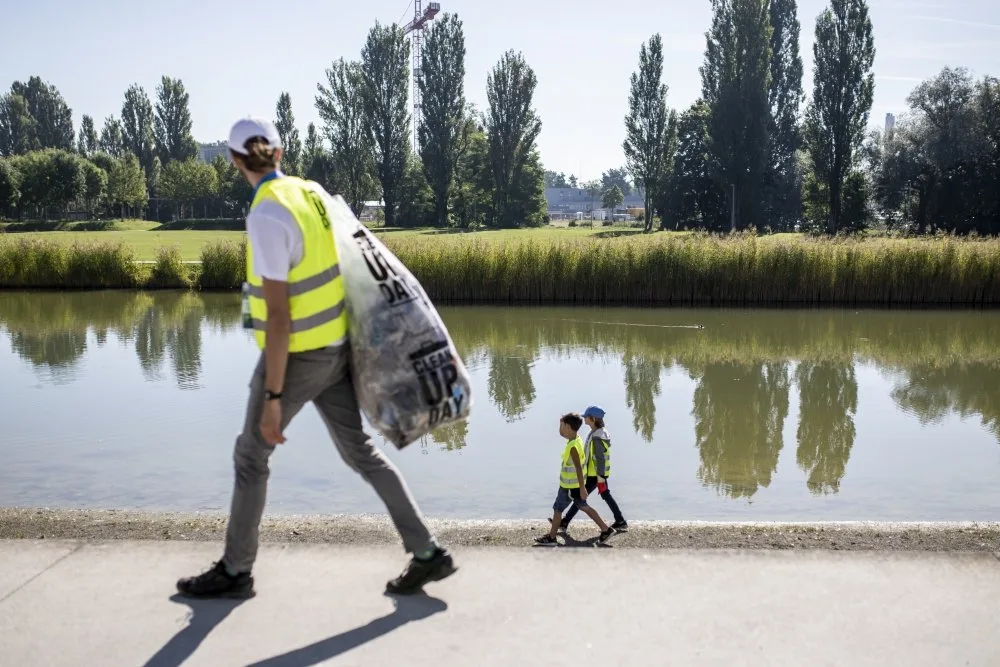38d7ef1b694932204ccc7e1af06b307e75626e3b Am Clean-Up-Day 2019 sammelten rund 40'000 Teilnehmer Müll ein. (Bild igsu.ch)