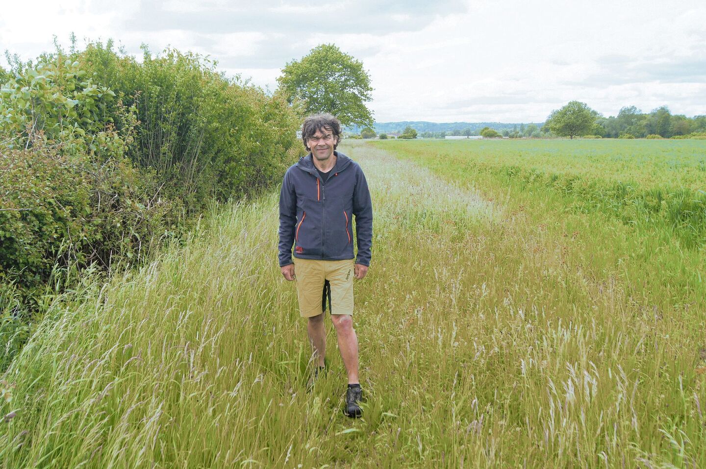 Landwirt Thomas Baumann produziert Biodiversität.