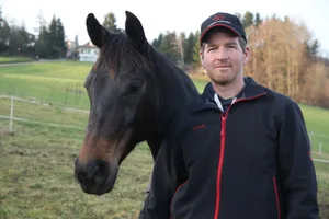 Bruno Widmer ist sowohl Pensionsstall-Betreiber als auch aktiver Fahrsportler.