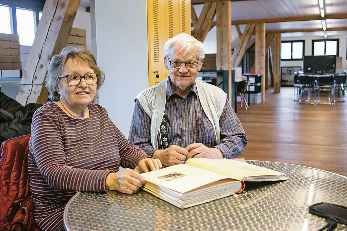 bc7a9d209617f0e71218be556992210de3e38e0afe73e3a22fca679ffd774042 Margrit und Christian Siegenthaler sind beide 1944 geboren. Seit fast sechzig Jahren gehen sie durch dick und dünn und haben schon einige Schicksalsschläge zusammen gemeistert.