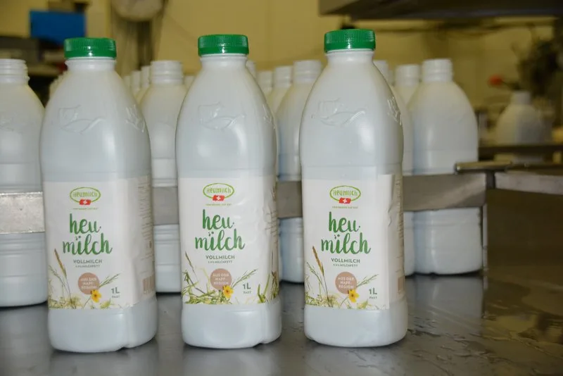99c12476623a1bc6a4a73c96a338c34d16e0445c Heumilchproduzenten müssen verschiedene Kriterien beachten und erhalten dafür einen höheren Milchpreis. (Bild BauZ)