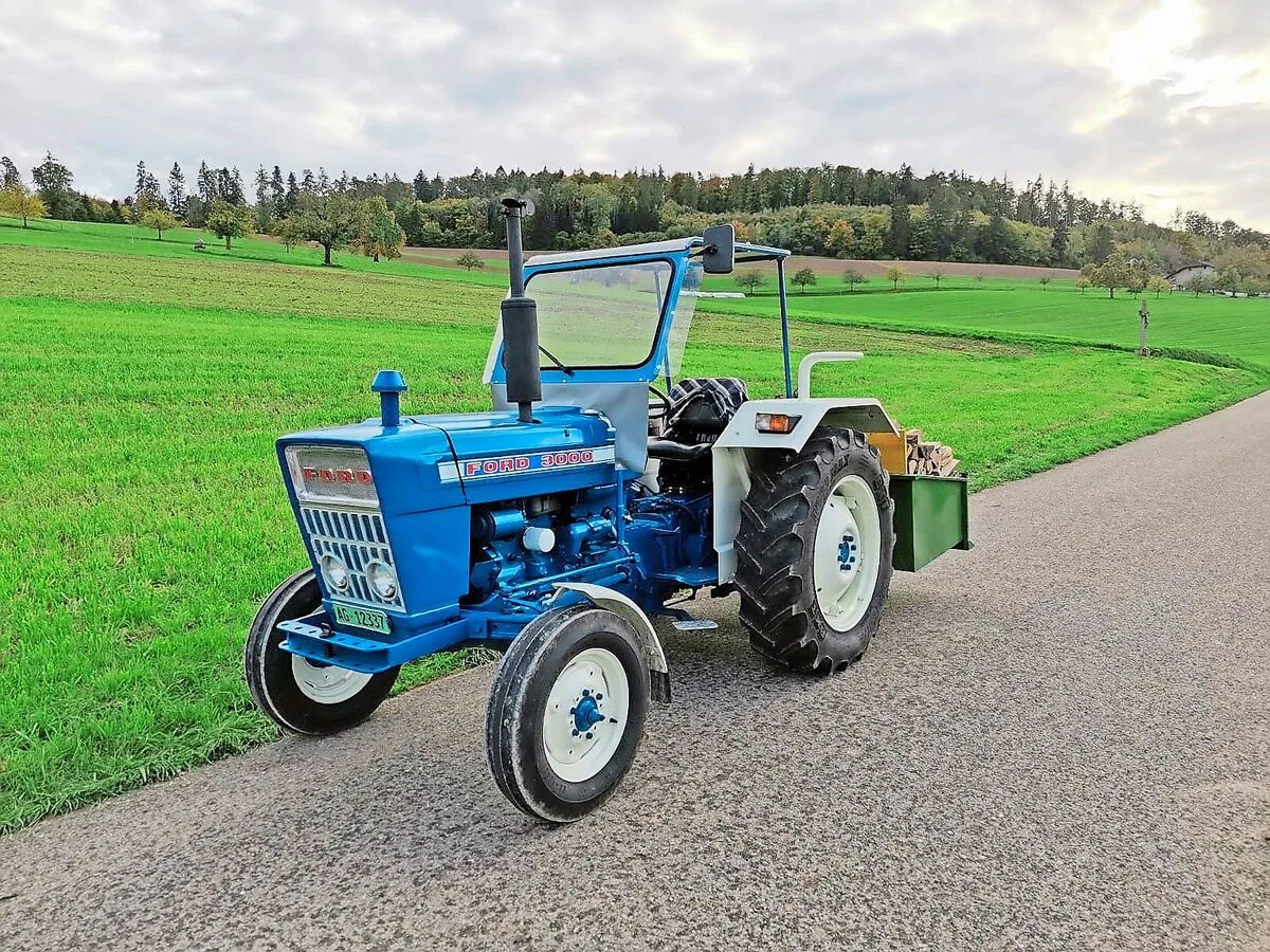 abb582d43008ab2424fa8bbc6955a935d4125d749632bc4f326ac7ce411dec64 Der Ford 3000 war der erste Traktor auf dem elterlichen Betrieb von Martin Laube. Auf ihm lernte der Aargauer das Traktorfahren.