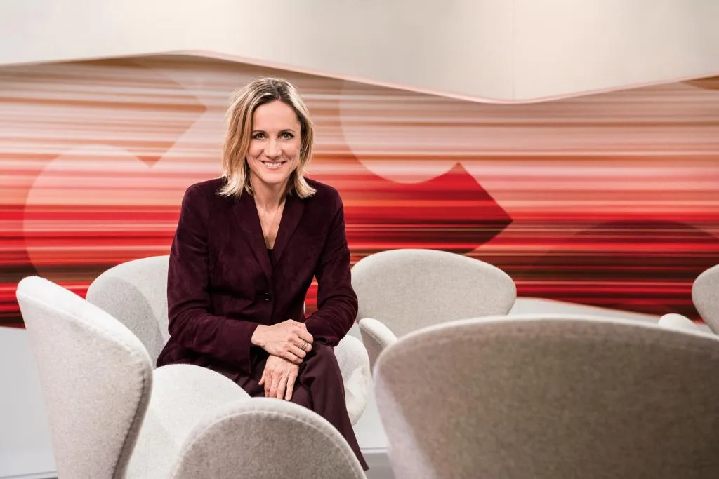 eb0c791bca2710899fd8ea949af659c77d61db8a «Der Club» und Moderatorin Barbara Lüthi haben ein vielfältiges Zusammenkommen für die Diskussion arrangiert. (Bild SRF/Oscar Alessio)