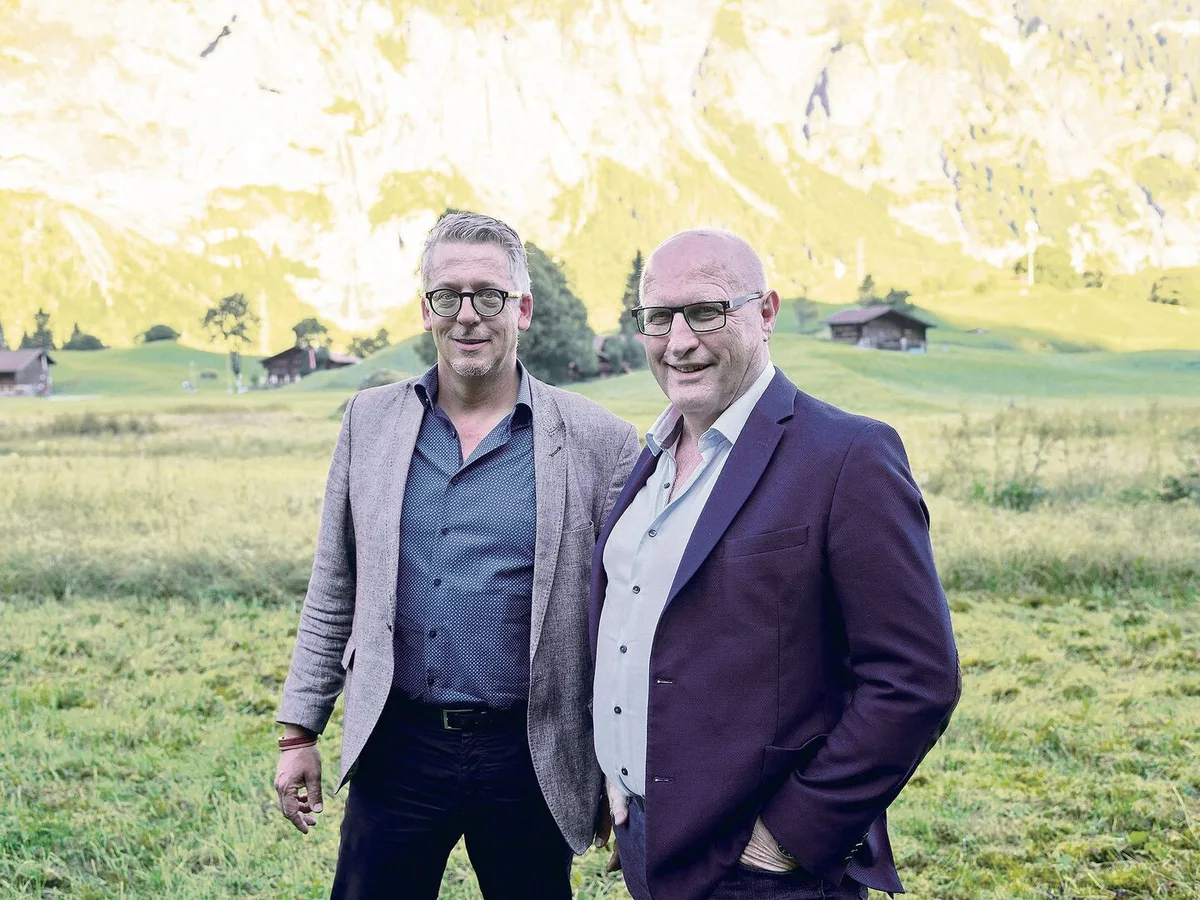 f782c111830f56e65930514b4689e2ee87cf81cd3d52172a4ea554084a7d0abe Es war der erste Arbeitstag vom neuen IP-Suisse-Geschäftsführer Christophe Eggenschwiler (l.). Die BauernZeitung traf ihn und den amtierenden Chef, Fritz Rothen (r.), zum Gespräch.