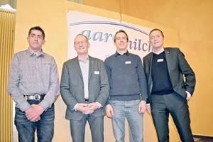 Sie sind die Gesichter der Aaremilch AG (v. l. n. r.): Aus dem Verwaltungsrat Hansueli Jungen und Präsident Rudolf Bigler und von der Geschäftsstelle Andreas Stämpfli sowie Geschäftsführer Donat Schneider. (Bild Daniela Joder)