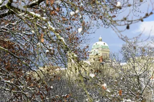 Ob der anstehende Winter Schnee nach Bern bringen wird, bleibt abzuwarten. Mehr ist dazu bekannt, was National- und Ständerat in den kommenden Sessionswochen beschäftigen wird.