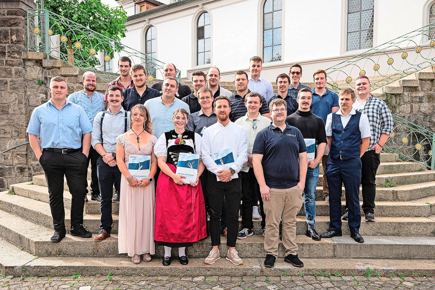 Die Absolvent(innen) der Fachschule 1 und 2 am BBZN Milchwirtschaft in Sursee.