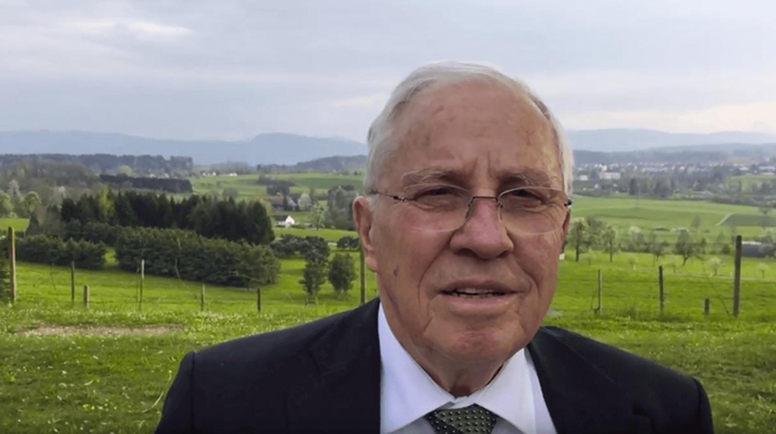 Das Modethema Klima gehe wieder vorbei, man müsse nur warten, so Alt Bundesrat Christoph Blocher. (Bild Screenshot BauZ)