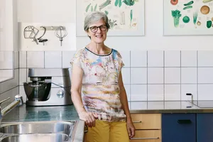 Marlis Hodel in der Schulküche am LZ Liebegg. Im August werden hier neue Schülerinnen kochen und lernen – aber nicht mehr unter ihrer Anleitung.