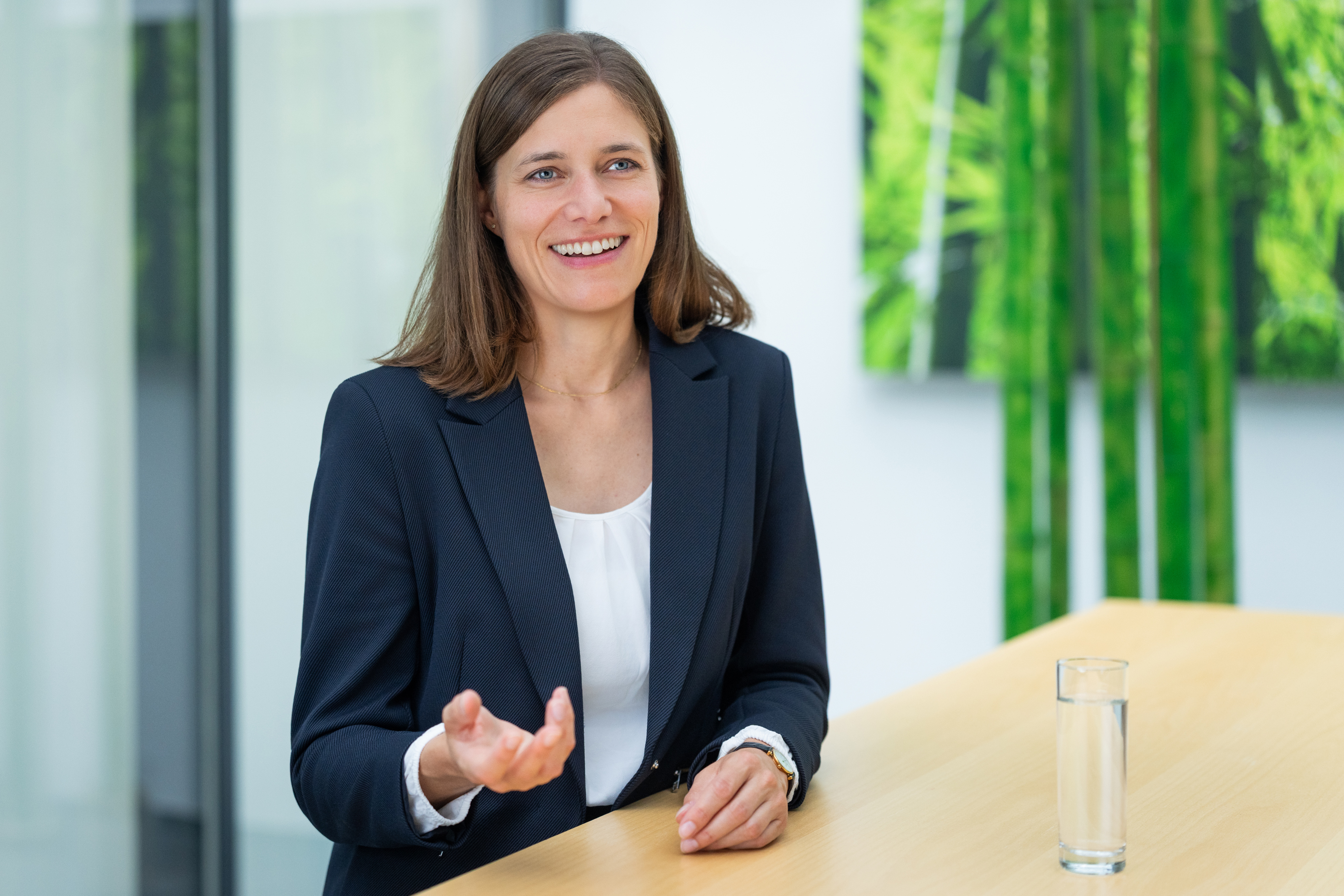 Silja Stofer schätz an ihrer Tätigkeit bei der Fenaco die Sinnhaftigkeit, den Genossenschaftsgedanken und die Vielfältigkeit ihrer Aufgaben.
