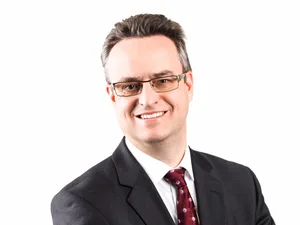Andreas Wasserfallen ist Anwalt und Partner der Luginbühl Gasser + Partner in Bern. Er hat an der ETH Zürich Agronomie und im Anschluss an der Universität Rechtswissenschaften studiert.